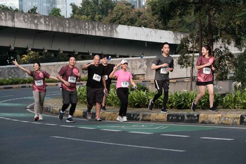 Race photo from Assurance Fun Run 2024