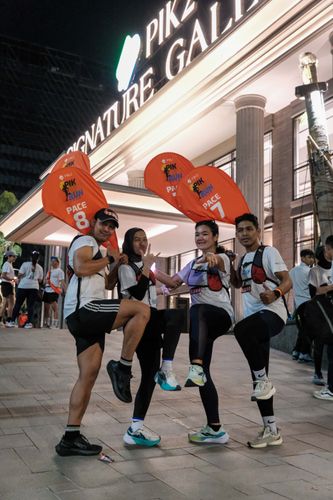 Race photo from PIK NITE RUN VIBES