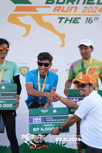 Race photo from Arutmin Borneo Run 2024