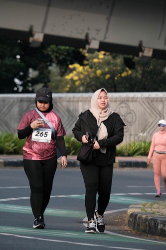 Race photo from Assurance Fun Run 2024