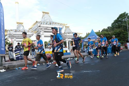 Race photo from Isoplus Run 2024 Surabaya