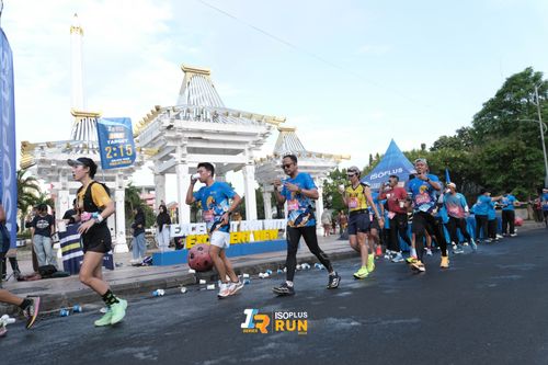 Race photo from Isoplus Run 2024 Surabaya