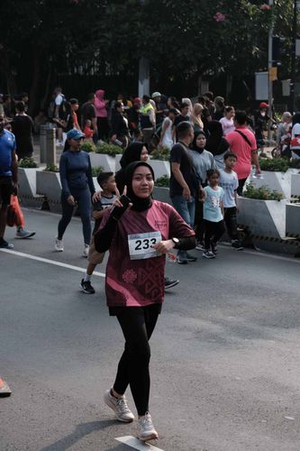 Race photo from Assurance Fun Run 2024