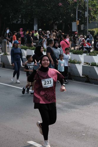 Race photo from Assurance Fun Run 2024
