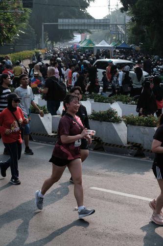 Race photo from Assurance Fun Run 2024