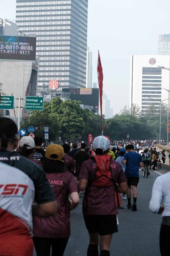 Race photo from Assurance Fun Run 2024