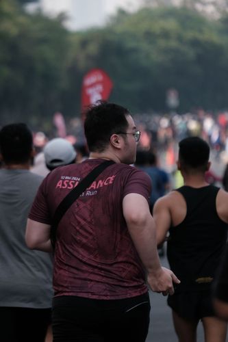 Race photo from Assurance Fun Run 2024