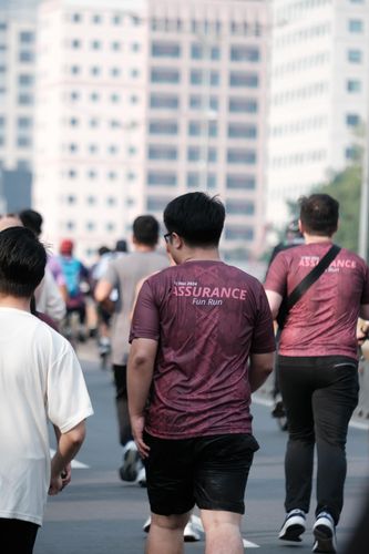 Race photo from Assurance Fun Run 2024