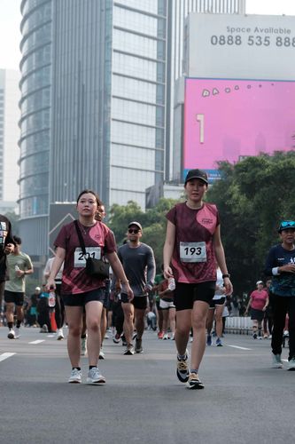 Race photo from Assurance Fun Run 2024