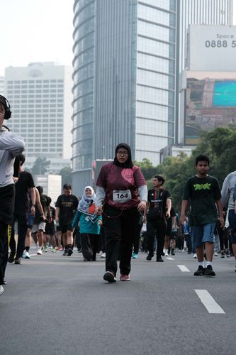 Race photo from Assurance Fun Run 2024