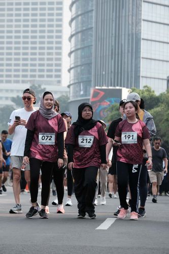 Race photo from Assurance Fun Run 2024