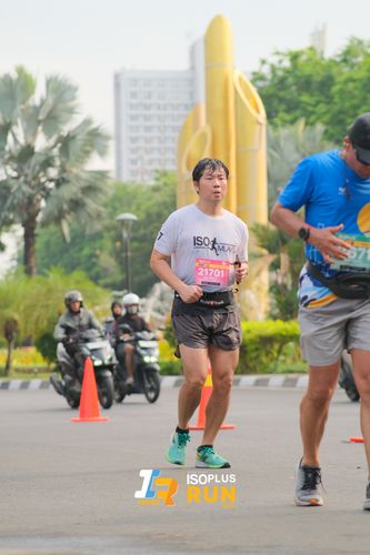 Race photo from Isoplus Run 2024 Surabaya
