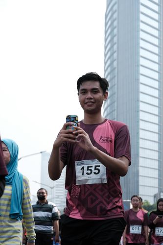 Race photo from Assurance Fun Run 2024