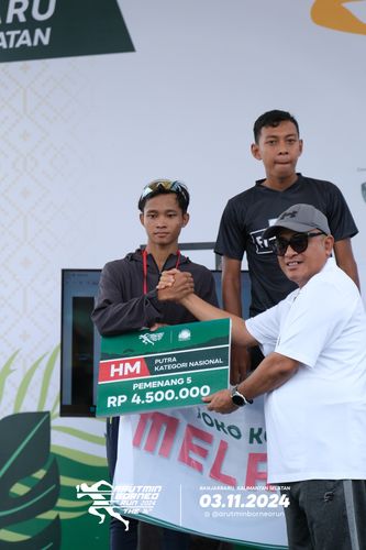 Race photo from Arutmin Borneo Run 2024