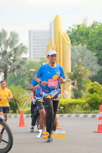 Race photo from Isoplus Run 2024 Surabaya