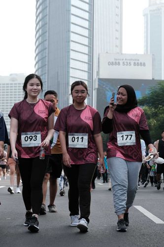 Race photo from Assurance Fun Run 2024