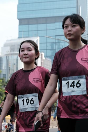 Race photo from Assurance Fun Run 2024