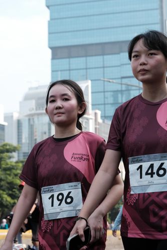 Race photo from Assurance Fun Run 2024