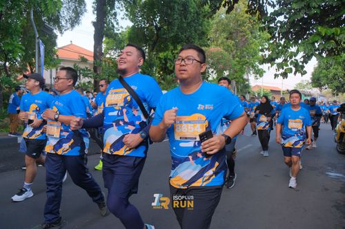 Race photo from Isoplus Run 2024 Surabaya