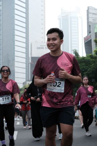 Race photo from Assurance Fun Run 2024
