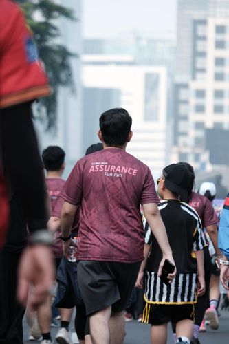 Race photo from Assurance Fun Run 2024