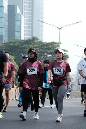 Race photo from Assurance Fun Run 2024