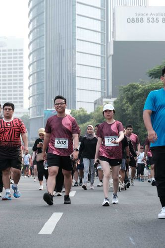 Race photo from Assurance Fun Run 2024