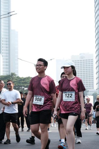 Race photo from Assurance Fun Run 2024