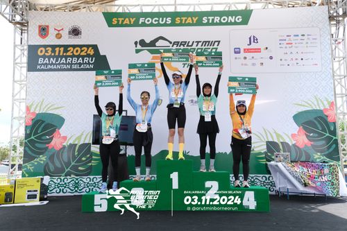 Race photo from Arutmin Borneo Run 2024