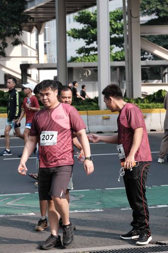 Race photo from Assurance Fun Run 2024
