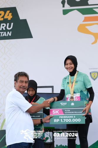 Race photo from Arutmin Borneo Run 2024