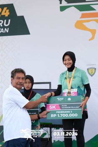 Race photo from Arutmin Borneo Run 2024