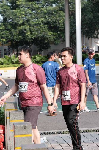 Race photo from Assurance Fun Run 2024