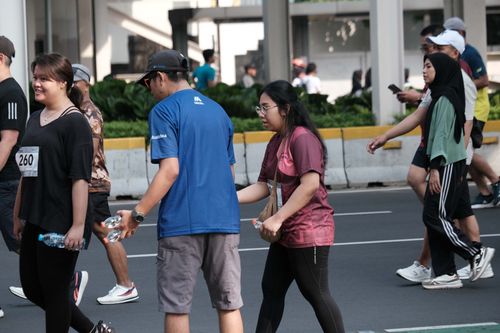 Race photo from Assurance Fun Run 2024