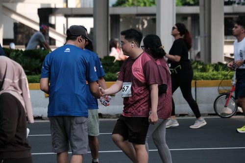 Race photo from Assurance Fun Run 2024