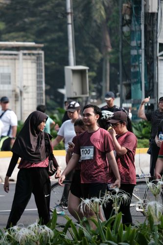 Race photo from Assurance Fun Run 2024