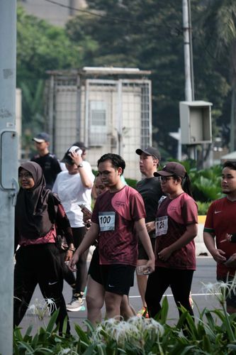 Race photo from Assurance Fun Run 2024