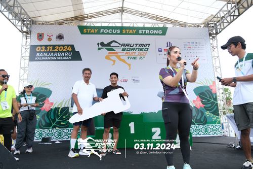 Race photo from Arutmin Borneo Run 2024