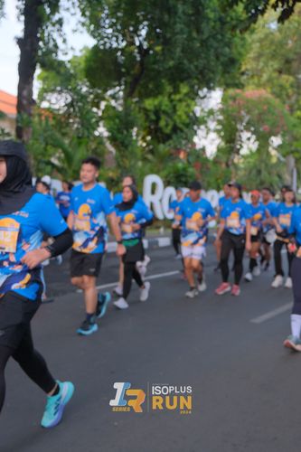 Race photo from Isoplus Run 2024 Surabaya