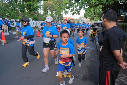 Race photo from Isoplus Run 2024 Surabaya