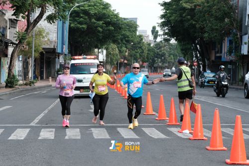 Race photo from Isoplus Run 2024 Surabaya