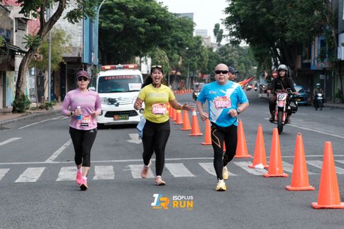 Race photo from Isoplus Run 2024 Surabaya