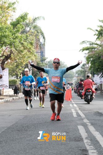 Race photo from Isoplus Run 2024 Surabaya