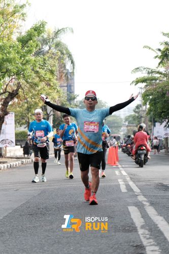 Race photo from Isoplus Run 2024 Surabaya
