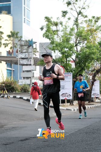 Race photo from Isoplus Run 2024 Surabaya