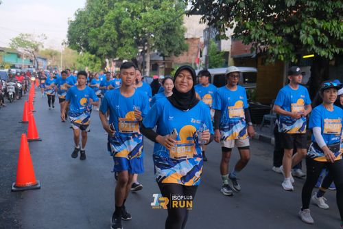 Race photo from Isoplus Run 2024 Surabaya