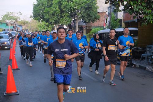 Race photo from Isoplus Run 2024 Surabaya