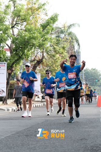 Race photo from Isoplus Run 2024 Surabaya