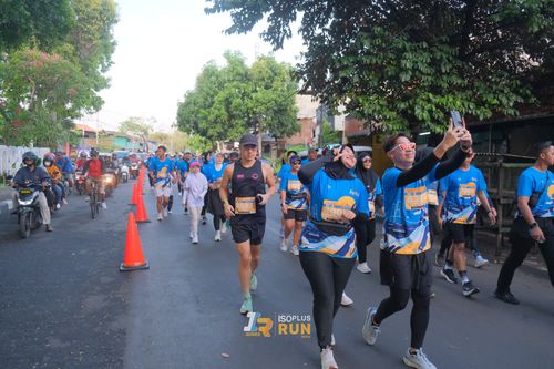 Race photo from Isoplus Run 2024 Surabaya