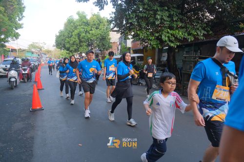 Race photo from Isoplus Run 2024 Surabaya